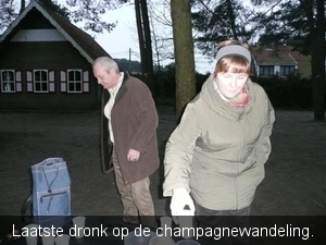 20081224 17u20 Kasterlee kerstavond - champagnewandeling - laatst