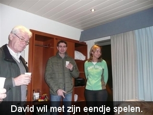 20081224 19u30 - Kasterlee kerstavond - David wil met het eendje