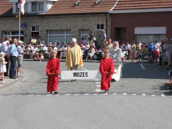 Meigem H.bloedprocessie 2011 035