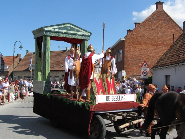 Meigem H.bloedprocessie 2011 087