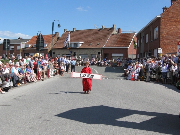 Meigem H.bloedprocessie 2011 088