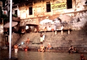 BEDEVAARDERS%252525252520AAN%252525252520DE%252525252520GANGES000