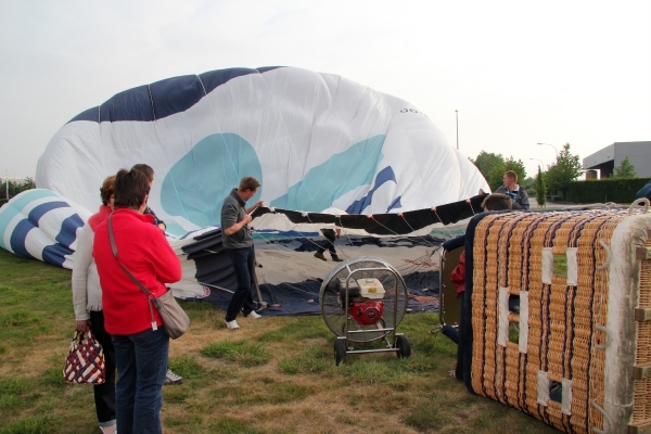 Ballonvaart met KBC Dentergem 19-05-2011 020