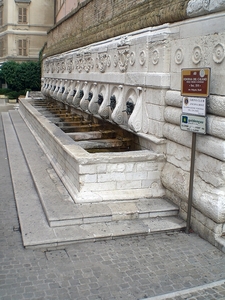 053 CIMG2128 Fontana del Calamo