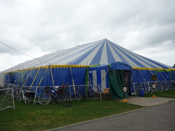 110917.SLEIDINGE.START IN DE TENT