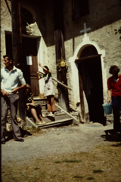 Hoek kapel en school