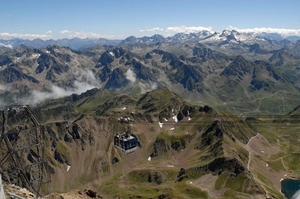 Zicht op de kabelbaan Pic du Midi