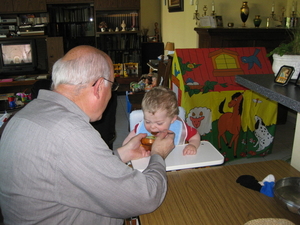 08) Ruben eet soep op 23 mei