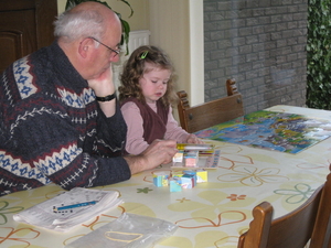 14) Jana en pepee aan 't puzzelen op 18 febr.