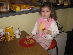 48) Jana eet wafels op 22 febr.