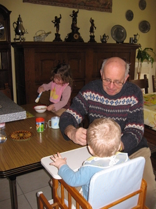 01) Jana & Ruben aan 't eten op 18 febr.