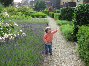 29) Jana toont naar de poes - 15.06