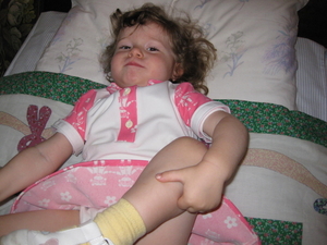 10) Jana op bed memee (close-up) - zaterd. 30 mei