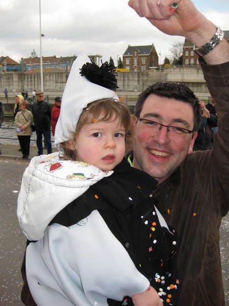10) Wim met Jana en een handvol confetti