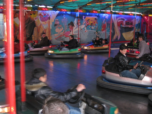 29) In botsauto's Gert Wim met Sarah