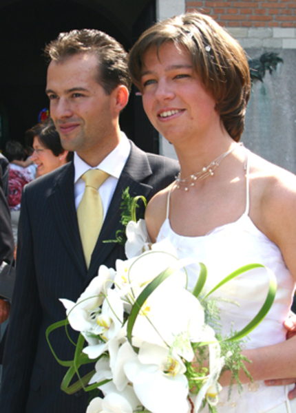 17) Gert & Marijke buiten aan de kerk