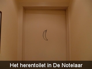 20110711 Fietsen naar Bornem Herentoilet in restaurant De Notelaa