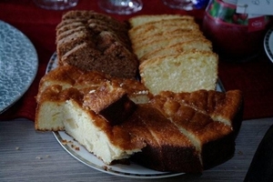 de stukjes cake als dessert