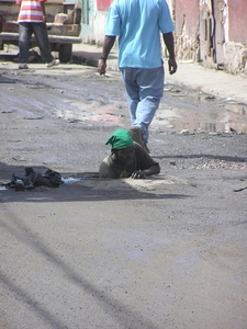 Cap Hatien : riool- en wegenwerken