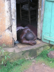 Akil Samdi : siesta (let op plekken van huidkanker !)