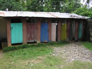 Akil Samdi : dorpsschool - toiletten