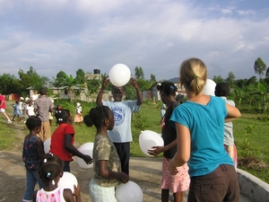 Akil Samdi : Chiro - spel met ballonnen