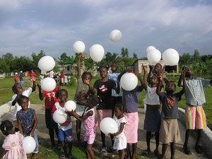 Akil Samdi : Chiro - spel met ballonnen