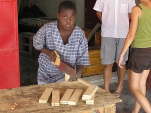 Port-au-Pr.. : Salesianen - techn.school straatjeugd