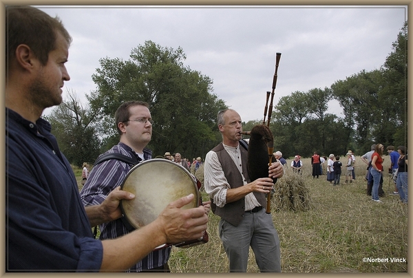sized_sized_DSC31543a er wordtt een liedekien gespeeld