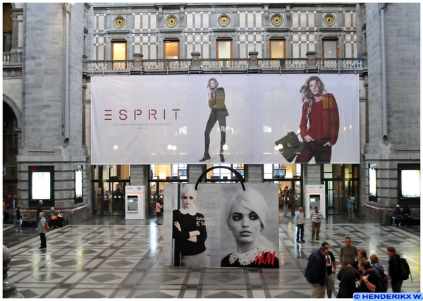 ESPRIT-reclame FN 20120903_1