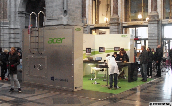 ACER-INFOSTAND FN 20121103_3