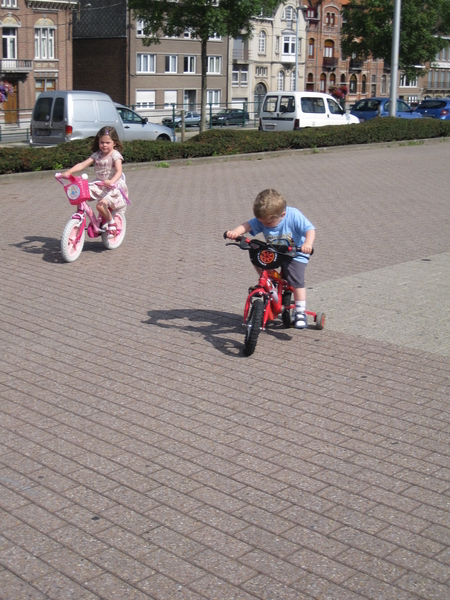 05) Kindjes hebben dolle pret