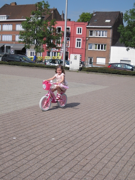 06) Jana heeft dolle pret