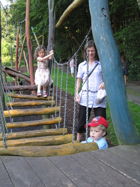 41) Jana op de speeltuin