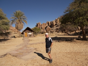 Canon Lodge midden in Giants Playground