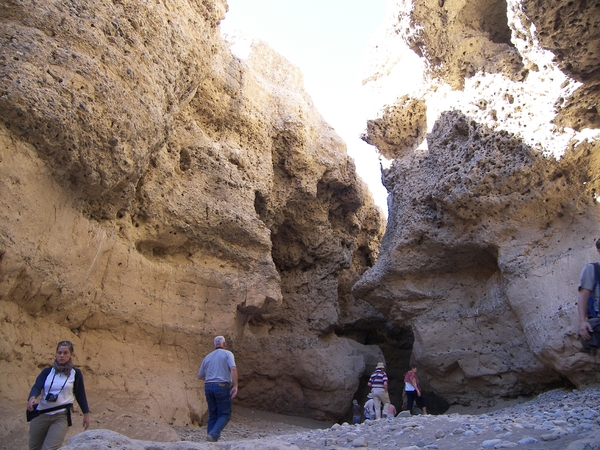 Sesriem Canyon (3 km lang, 30 m diep)