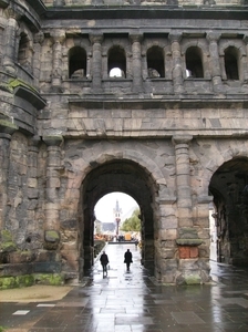 trier 2008 007