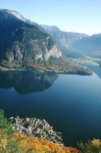 2 Hallstatt  _zicht vanaf de Rudolfstoren op stad en Hallstätter