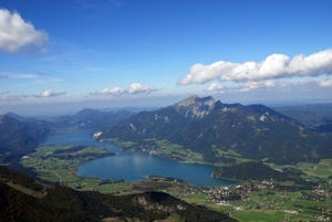 2b Wolfgangsee  _vanaf Zuidoosten met de Schafberg op de achtergr