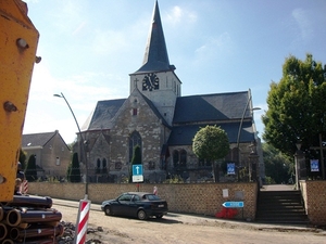 17-St-Walburgakerk met kerkhofmuur-Meldert