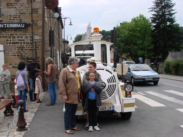 le train touristique de Fougres - toeristische trein au parc de ville/in het stadspark
