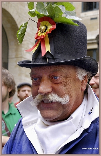 sized_sized_DSC31818a brussel -meiboom