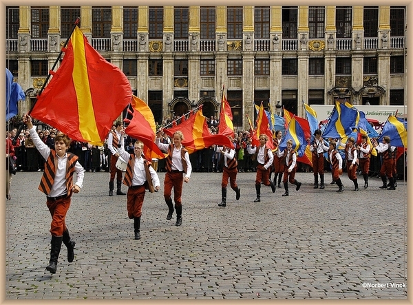 sized_sized_DSC31878a brussel -meiboom
