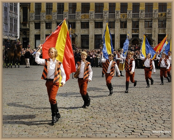 sized_sized_DSC31881a brussel -meiboom