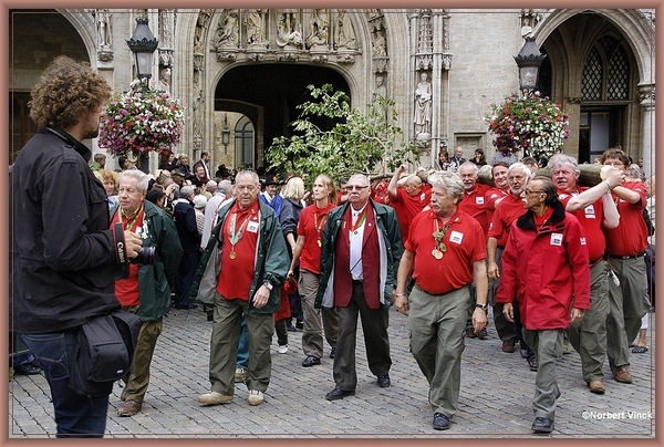 sized_sized_DSC31889a brussel -meiboom