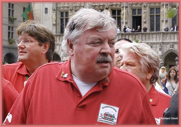 sized_sized_DSC31905a brussel -meiboom