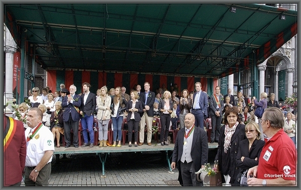 sized_sized_DSC31928a brussel -meiboom