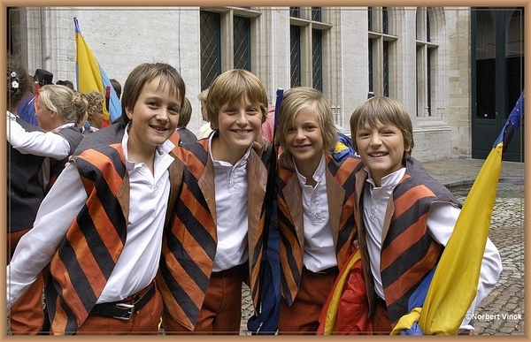 sized_sized_DSC31951a brussel -meiboom