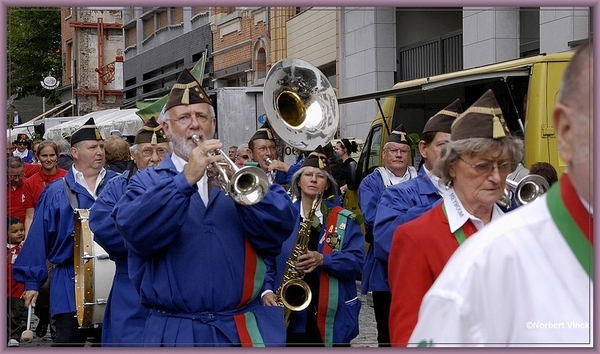 sized_sized_DSC32014a brussel meiboom