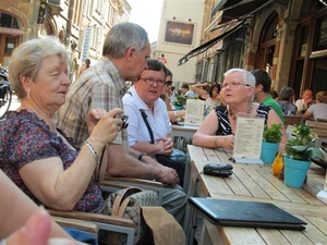 Van al dat wandelen kregen we terug dorst